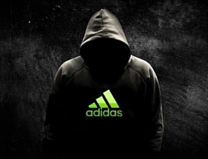 5 лучших мужских спортивных костюмов от Adidas