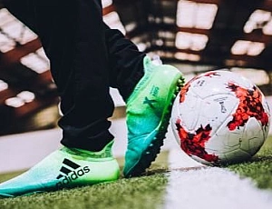 6 лучших футбольных бутс от Adidas